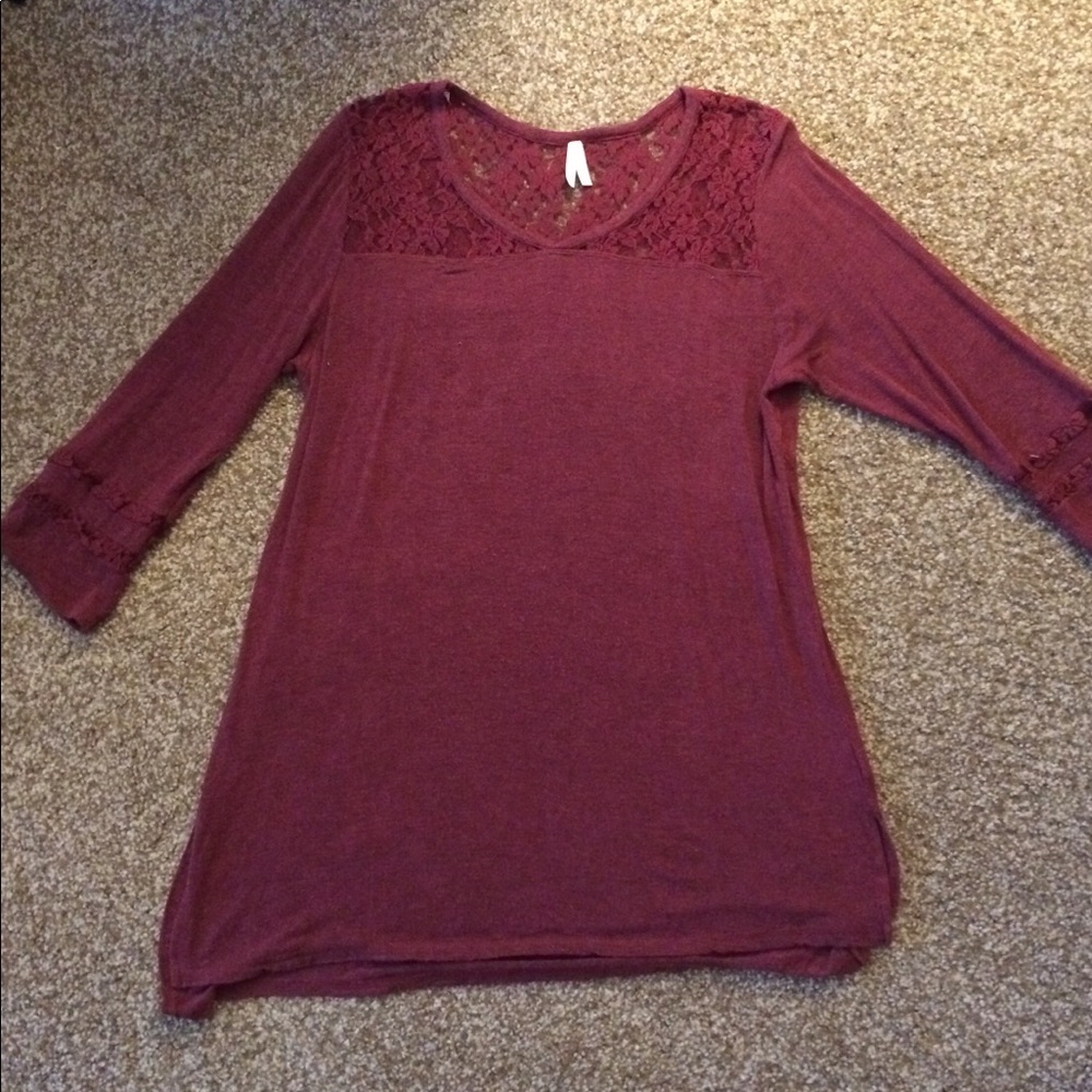 Burgundy top with lace detailing, XL